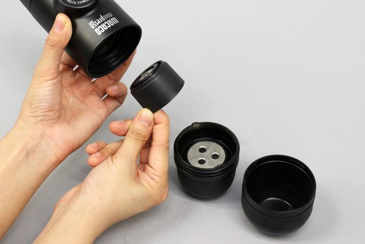 Αɂ́AR[q[𒊏o邽߂̃jbgƃGXvb\ރJbvZbgĂ܂