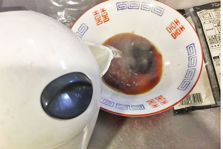 ̊ԂɃX[vpӁBǂԂ蔫ɃX[vāA270cc𒍂܂