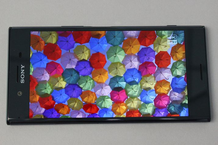 Ă4K HDR̃Tv\Ă݂BF̕\ANȈۂ󂯂