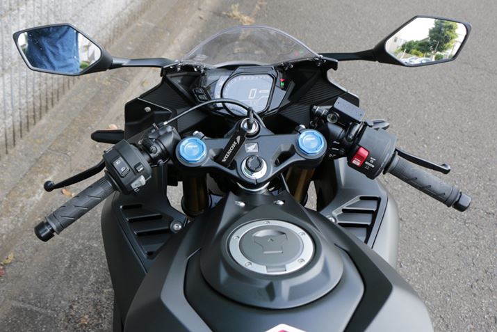 �R�b�N�s�b�g�ɂ̓f�W�^�����[�^�[���̗p���A21���I���܂�̃}�V���炵���d�オ��