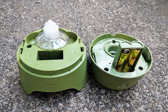 �{�̂̏㕔���O���ăJ�[�g���b�W���Z�b�g