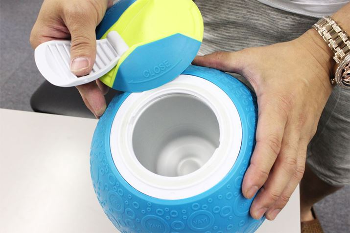 �J�p�b�ƊJ���܂����B�X�e�����X�̐����݂����Ȋ���