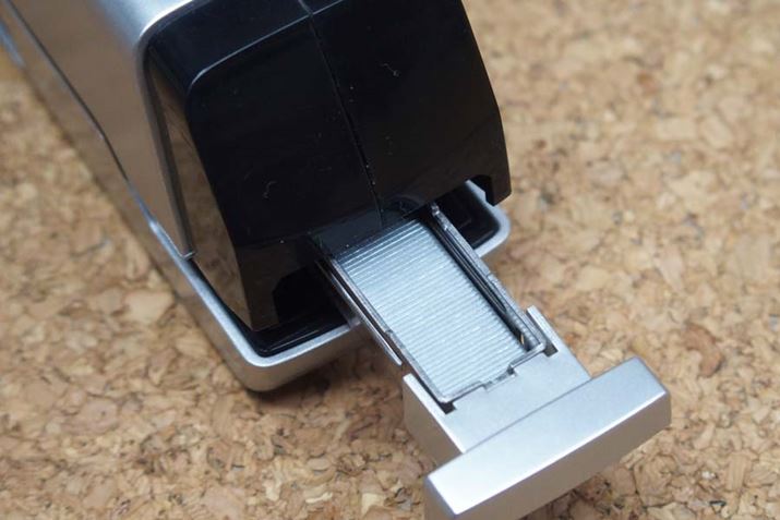 ������̃{�^���������ƁA�j��������[���o�����܂�