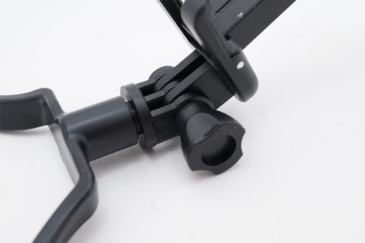 �X�}�z�𓋍ڂ��p�x�����߂��炱�̃l�W����ŉ񂵂Ē��߂܂�