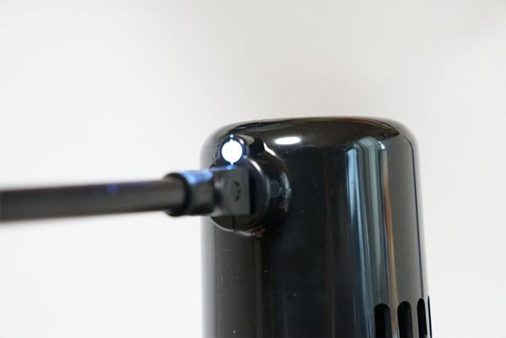 mY̍ɂLEDCgڂĂAmY̐[Ƃ炷Ƃł܂