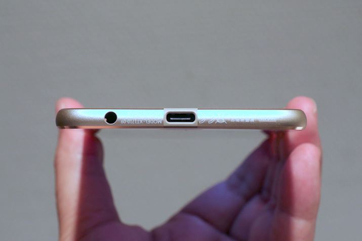 �O���C���^�[�t�F�C�X�ɂ�USB Type-C�������