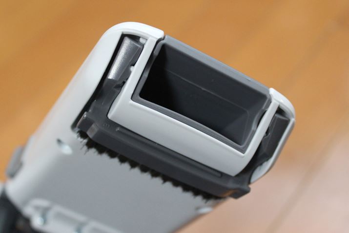 �u���V�m�Y���͂��̂悤�ɖ{�̂Ɏ��[����Ă���̂ŁA