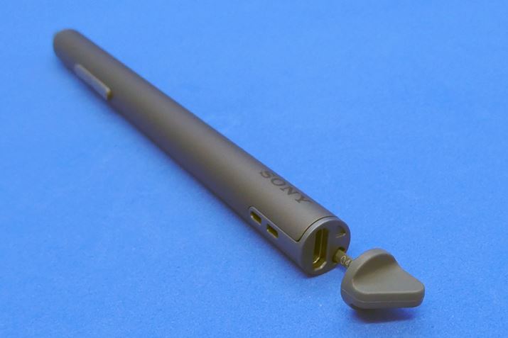 ŷK̃t^JmicroUSB[qpӂĂAy̏[ds