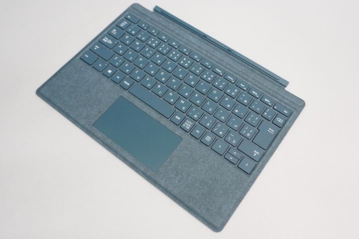 uSurface Pro Signature ^CvJo[ṽRogu[