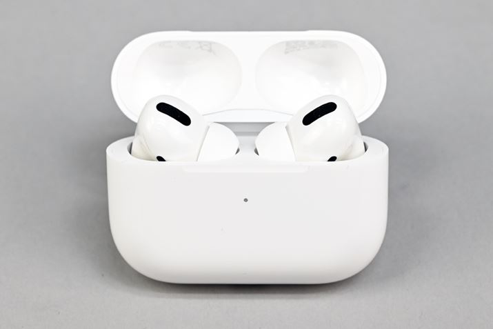 NVF^Cvj[dP[XBuAirPodsvi2ヂfjɔׂĉLA傫ȂĂ