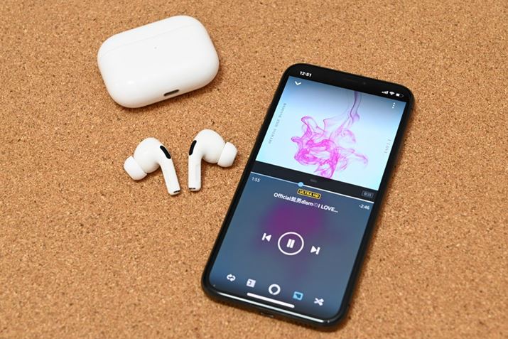 wbhzo͒[qp~ꂽiPhone̓oŁABluetooth̃CXwbhzCz}Ɋg債Ăiʐ^AppleuiPhone XvƁuAirPods Provj