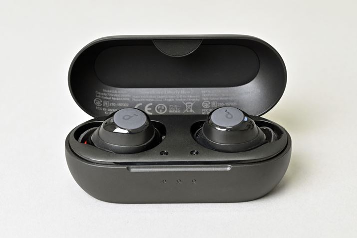 fUC̔rIRpNgȏ[dP[XBȃfA[d[qUSB Type-C̗pACX[d@\𓋍ڂ邠͂AnkerƂƂ