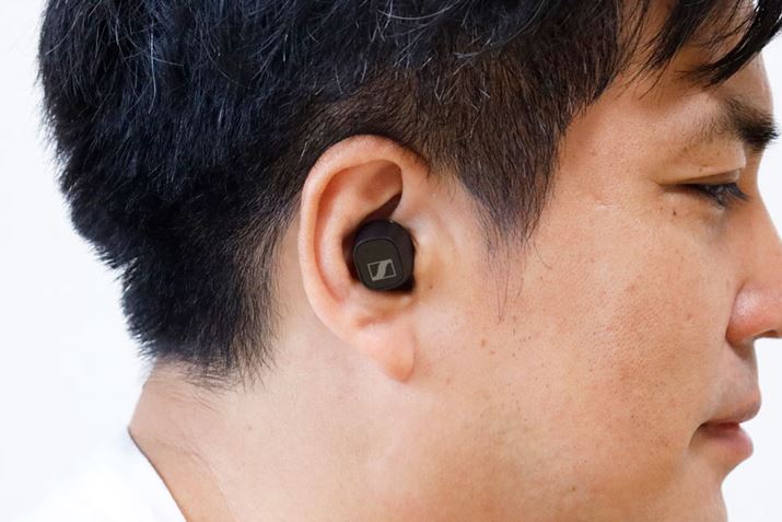 [nCU[uCX Plus True Wirelessv𑕒Ƃ