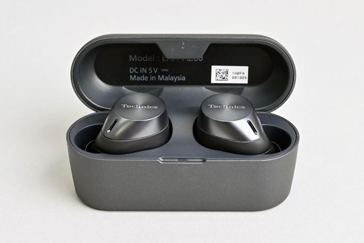 [dP[X͍גfUCłȂRpNgɂ܂Ƃ܂ĂA^тɂ֗