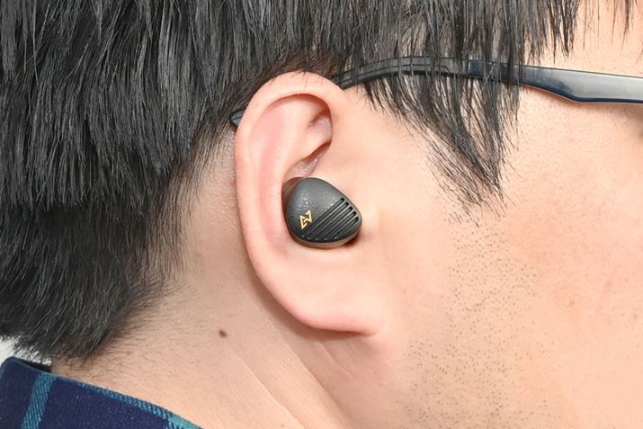 AVIOTuTE-Z1PNKv𑕒Ƃ