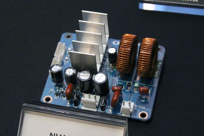 ʐ^オDACՂŁAIL[p[AvuPremium Ampsv̎