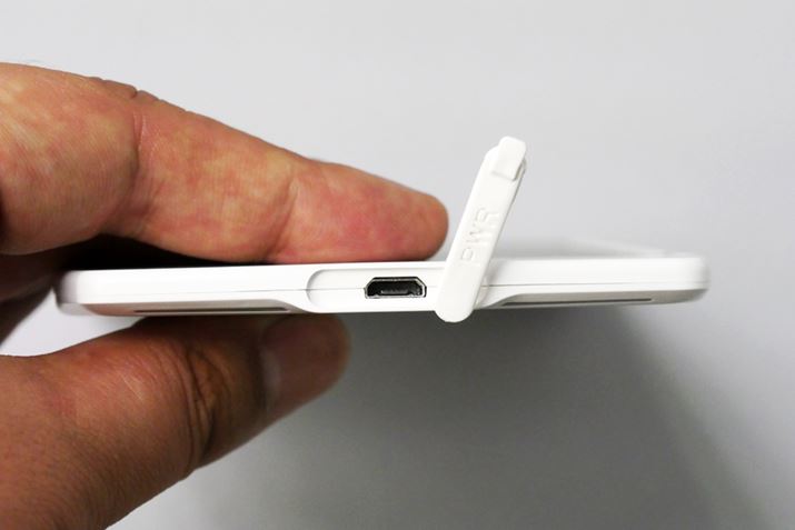 [dmicroUSB[qoRōs܂B[d́A1Ԃ̎gpŖ1gp\ł