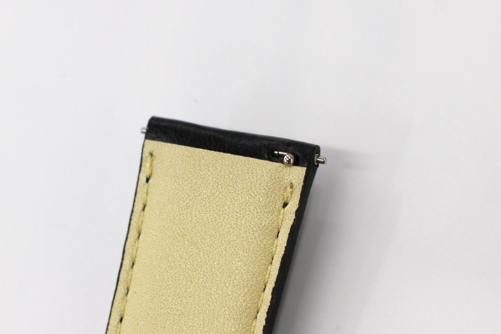 ���U�[�o���h�ƃw�b�h���̒��E�̓��o�[�s���������̗p�B�����^�b�`�ŕt���ւ�����