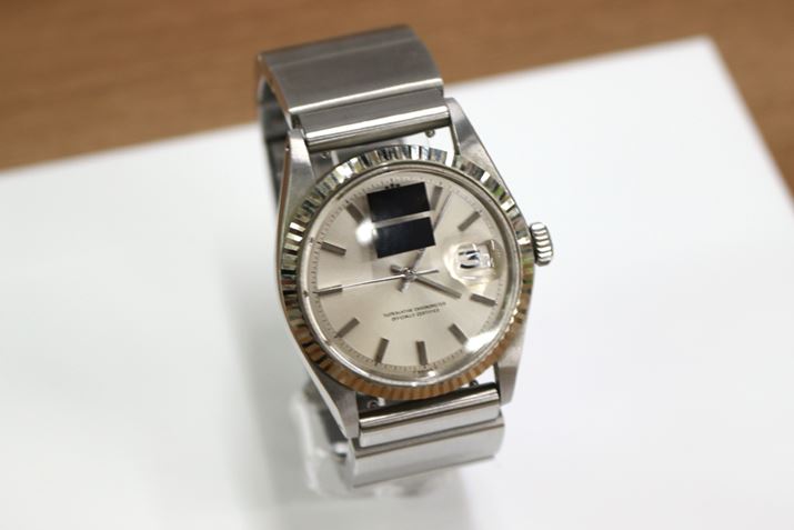 �����b�N�X�̂悤�Ȑl�C�̍����u�����h�E�H�b�`���ȒP�ɃX�}�[�g�E�H�b�`���ł���