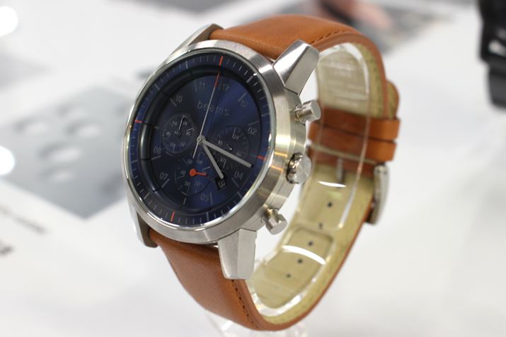 �uwena wrist Chronograph Silver -beams edition-�v�Ɓuwena wrist leather�v�̃^�E�j�[�u���E��