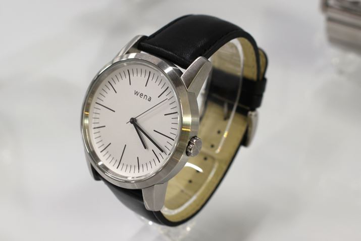 �uwena wrist Three Hands White�v�Ɓuwena wrist leather�v�̃u���b�N