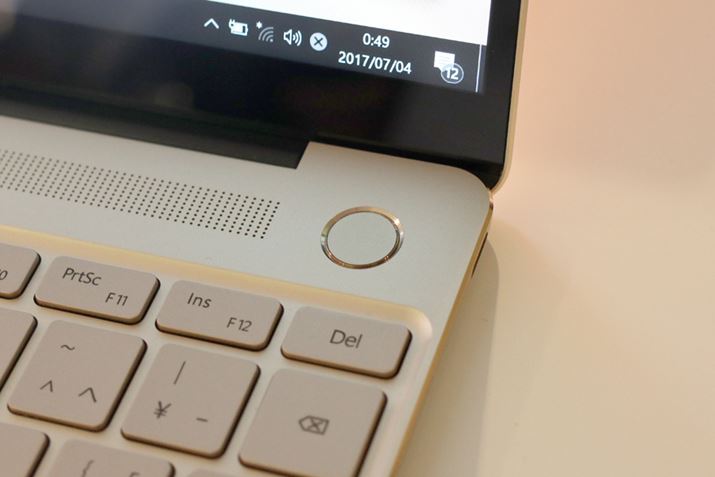 �w��Z���T�[�t���̓d���{�^���B�X�}�[�g�t�H���Ɠ����悤�Ƀ��O�C���܂Ń����^�b�`�ōs����