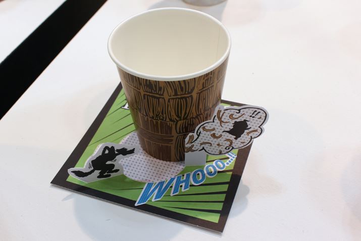 ���R�b�v���̂��邾���ŁA�������낭�f�R���[�V�����ł���R�[�X�^�[�B�ʐ^�́u3�C�̎q�؁v�o�[�W����