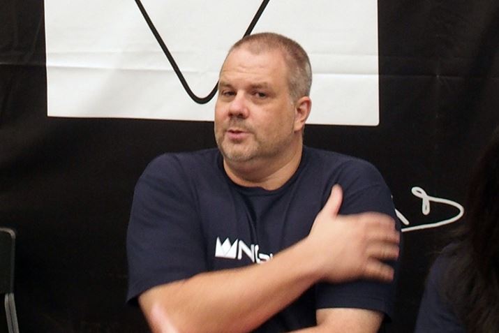 �u�[�X�ɂ́ANoble Audio�̑n�Ǝ҃W�����E���[���g�������삯����