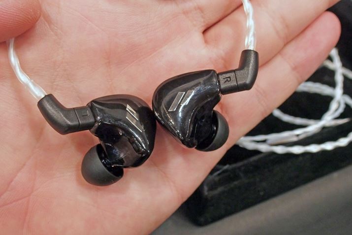 PLENUE�̖������������̃C���z���uPLENUE X40�v���Q�l�o�W