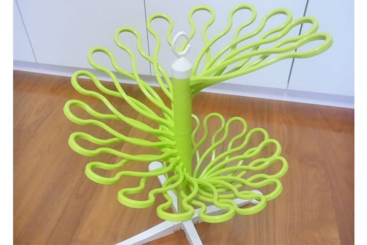 �n���K�[�����͎��R�ɓ����̂ł����Ȍ`�ɂ��邱�Ƃ��ł��܂��B����͌��\�y��������