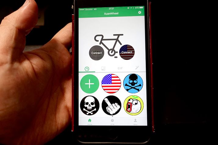 Ȃ񂩁AAvɂُ͈ɕЊ摜΂Ă܂c