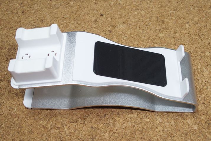 X^h{̂łBX}zڂ镔ɂׂ~߂̂ŁA\z[h܂