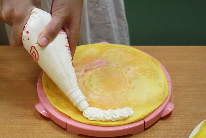 sÑgCɐnڂA`̐؂ڂĂ镔ɐN[𓊓I