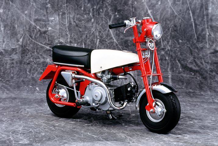 1961�N�ɊJ�Â��ꂽ���{�����ԃV���[�ɏo�W���ꂽ�uZ100�v�́A���̌�̃����L�[�V���[�Y�̌����ƂȂ���