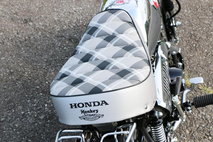 �V�[�g���C���[�W�����킹�A���m�g�[���̃`�F�b�N���Ƃ��ꂽ�B����S�n�����������ėǍD��