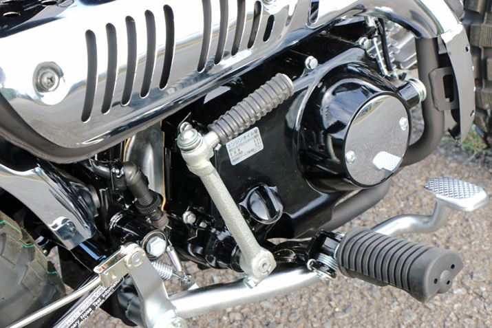 �G���W���̊�{�I�ȍ\���͓��ꂾ���A�R���������d�q�����ꂽ�ŐV�X�y�b�N�̂��̂𓋍�