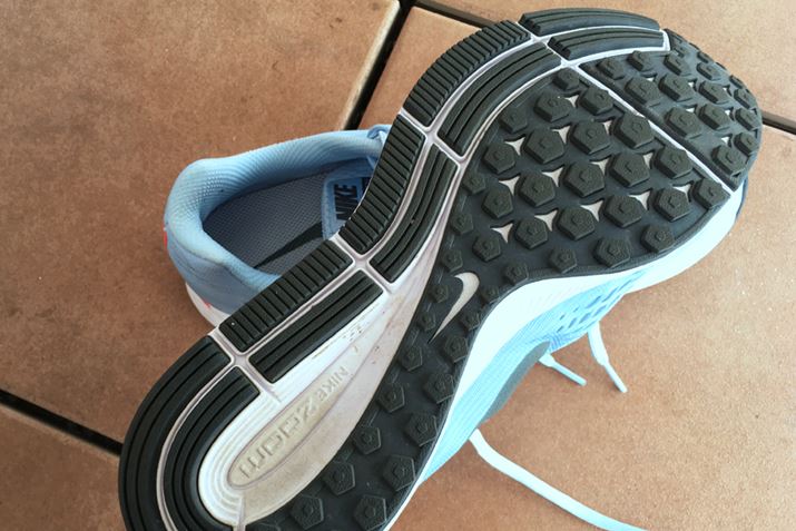 AEg\[ɓڂꂽ2̃Y[ GAjbgAnՌzĂ܂