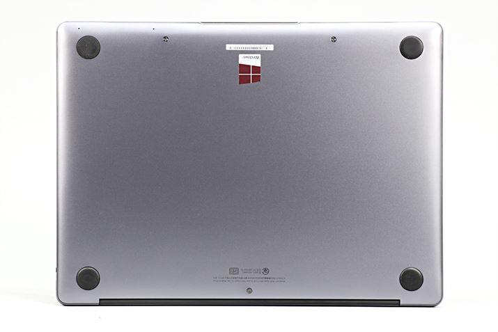 �{�̔w�ʂɂ�4�̊ۂ��S����������B�l�W��3���邪�A�X���b�g�Ȃǂ͂Ȃ��A��������Ƃ�����ʂ�