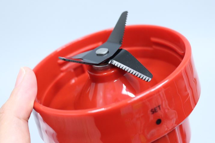 �J�b�^�[�́A�`�^���R�[�e�B���O���{���ꂽ�̂�������4���n