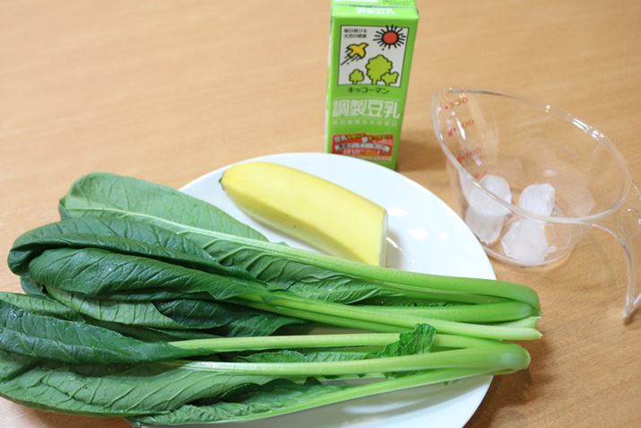 �ޗ��́A�o�i�i�A�����؁A�����A�X�B�X�͉ƒ�p�̗Ⓚ�ɂō�����X�Ȃ�����OK�ł�