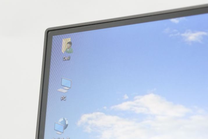 ����3mm�̋ɍ׃x�[���B�u�t���[�����X�f�X�N�g�b�v�v�Ƃ������i���͂�������t�����Ă���