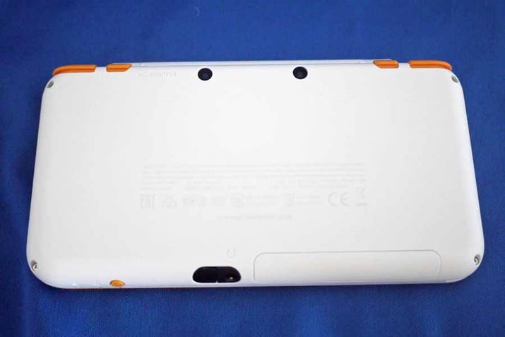 wʂłBuNew 3DS LLvł͏ʂɕtĂJ̃YʂɕtĂ܂