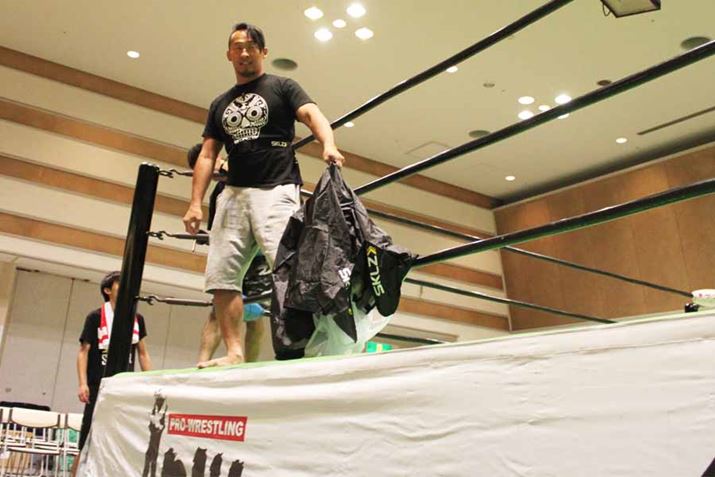 GviÕ[v̊OĂт܂jɏオāc