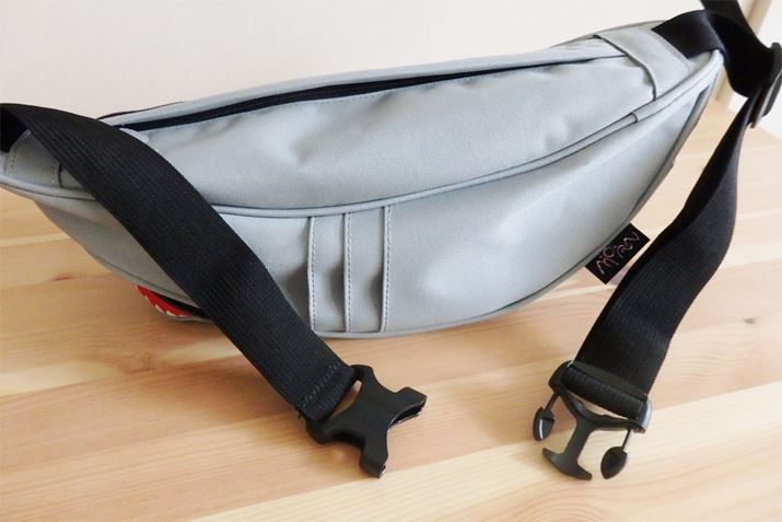 xg̓obNŃ^b`ŒEBł̂ŁA΂ߊ|ɂĔwƂ\