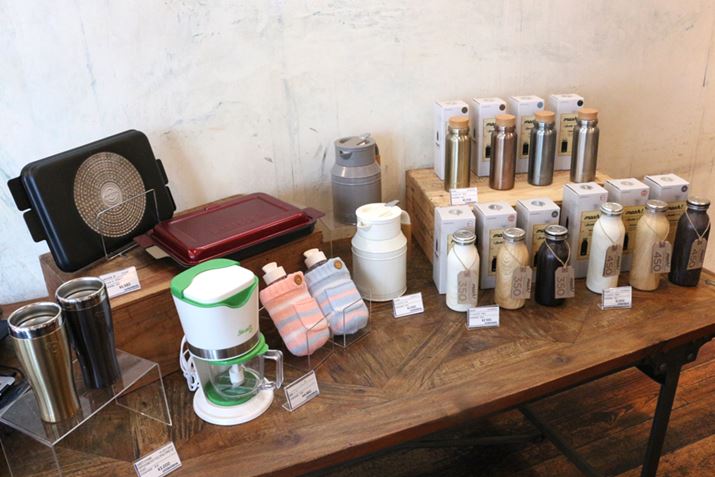 XeX{gȊOɂAe[u|bg⒲킪ƂȂ