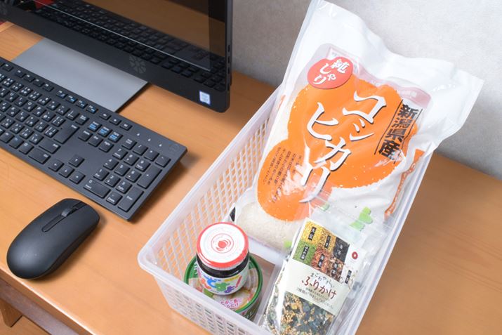 Ђ̃fXN̈oɂĂĂ΁AdŉƂɋAȂł͂񂪐Hׂ