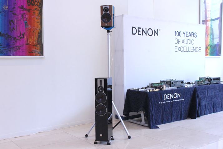 �t�����g�X�s�[�J�[�i�܂��̓��A�X�s�[�J�[�j�̏�Ƀn�C�g�X�s�[�J�[��z�u����C���[�W