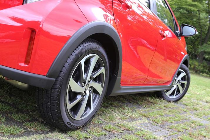 V^uANANXI[o[ṽtF_[A[`[ƃTCh}bhK[h