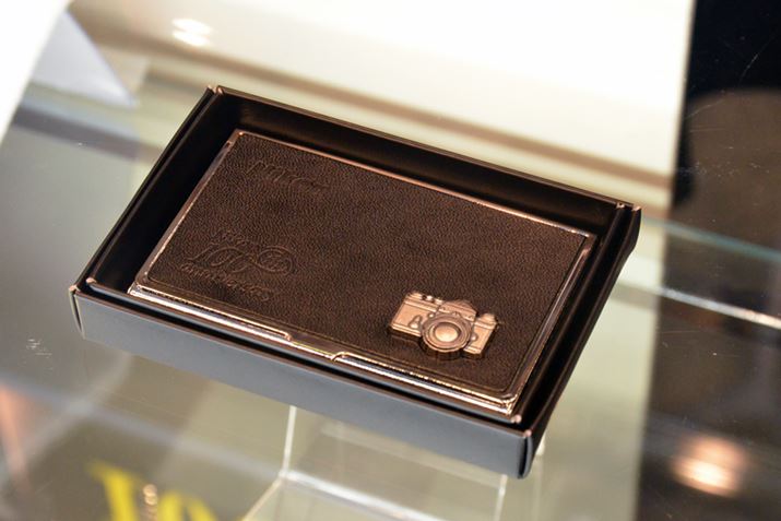 ̃R[i[B100NLOACeňԐlCȂ͖̂hP[X