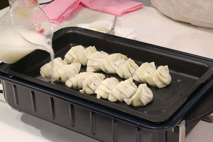 �u�t���b�g�v���[�g�v�ł͏Ă��L�q�𒲗�